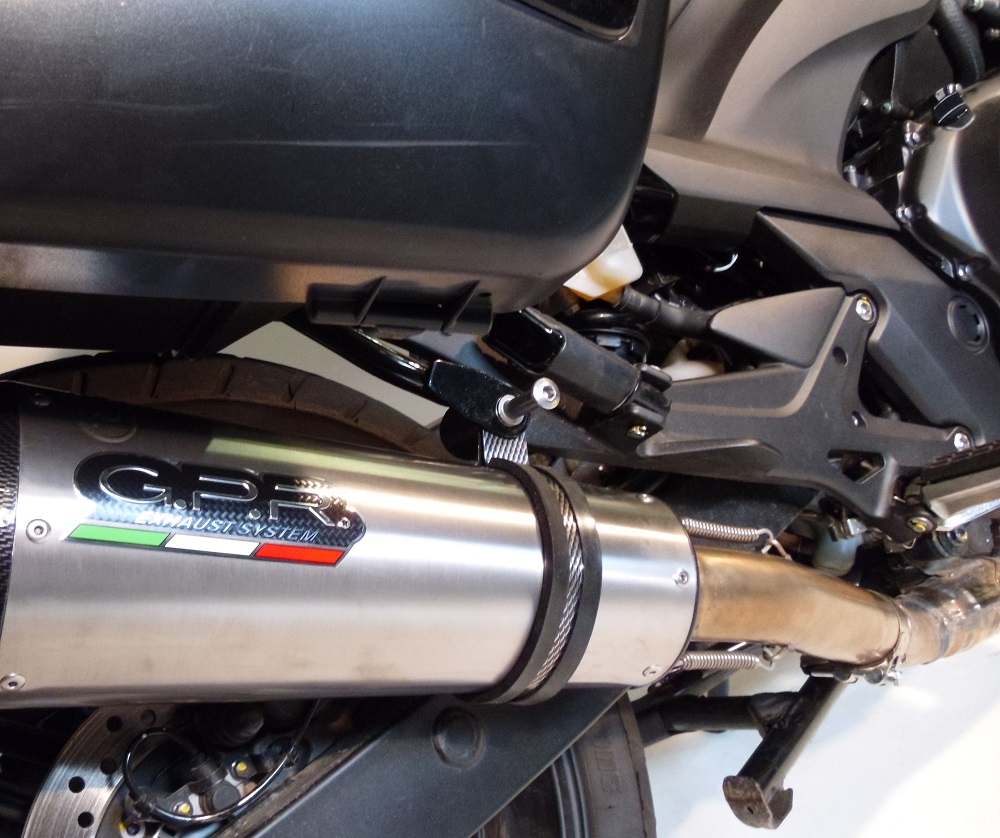 Esapament GPR compatibil cu Honda Cbf 1000 - ST  2010 Evacuare slip-on omologata, inclusiv db killer detașabil și cot de legătură,M3 Inox 