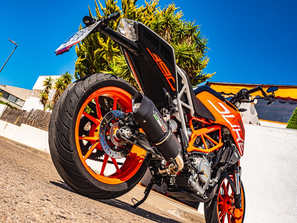 Exhaust compatible with Ktm Duke 250 2017-2020, Furore Evo4 Nero, Homologated legal slip-on exhaust including removable db killer and link pipe