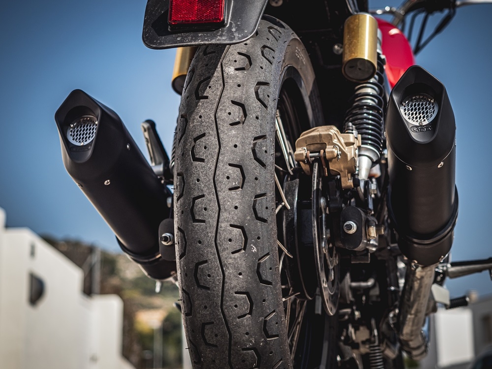 Exhaust compatible with Royal Enfield Interceptor 650 2021-2024, Furore Evo4 Nero, Dual Homologated legal slip-on exhaust including removable db killers, link pipes and catalysts