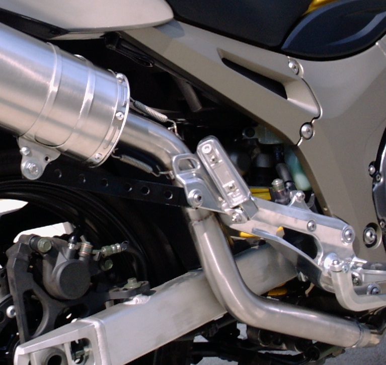   Yamaha Tdm 900 2002 Evacuare cu dublă omologare legală, inclusiv db killers și coturi de legătură detașabile,Furore Nero