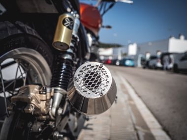 Esapament GPR compatibil cu Triumph Bonneville T120 2016 Amortizor de zgomot universal omologat legal, inclusiv db killer detașabil, fără cot de legătură,Ultracone Inox Cafè Racer