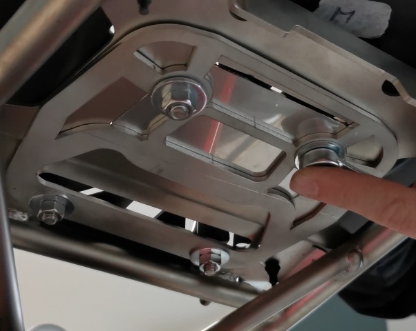 Top case GPR TECH  Aprilia Tuareg 660 2021/2024 e5 Zwart Topcase din aluminiu, culoare neagră, cu placă specifică inclusă Capacitate 45 litri.