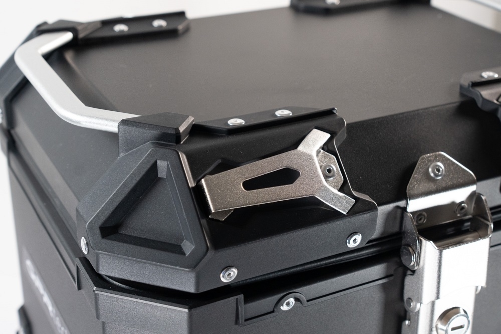 GPR TECH TOP CASE ALPI-TECH 45 LT. BLACK Top case in aluminum,including soft backrest, black color with universal plate  Capacity 45 LT.