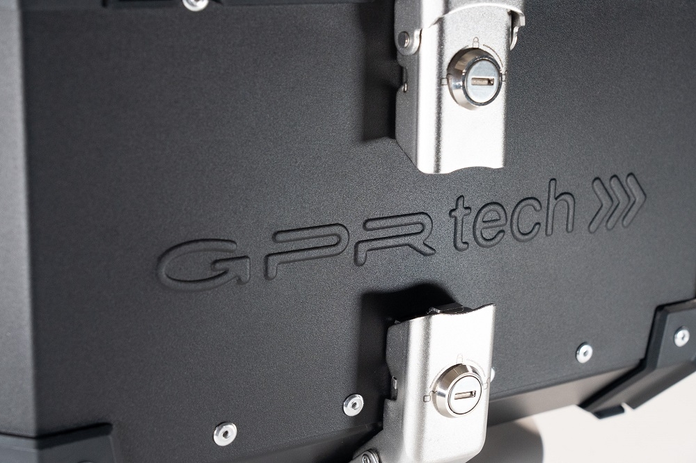 GPR TECH TOP CASE ALPI-TECH 45 LT. BLACK Top case in aluminum,including soft backrest, black color with universal plate  Capacity 45 LT.