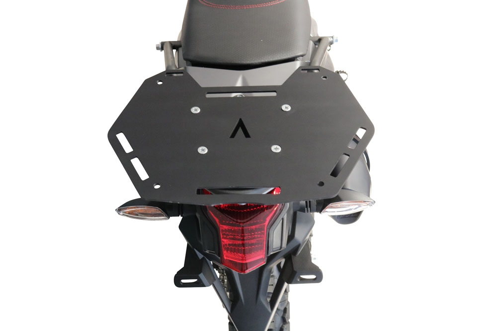 Top case GPR TECH compatible with  Voge 300Rally 2022/2024 e5 GPR TECH Top case in aluminum, silver color with specific plate included Capacity 26 LT.