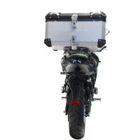 GPR TECH compatible with  Kawasaki Versys 650 2021/2022 e5 GPR TECH Top case in aluminum, silver color with specific plate included Capacity 45 LT.