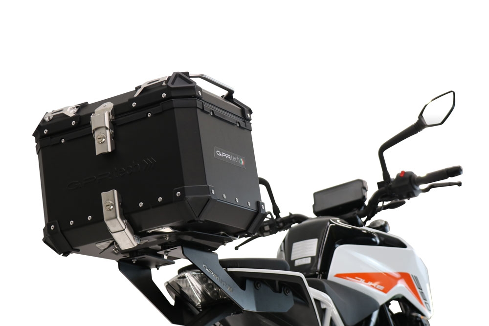 Top case GPR TECH  Ktm Duke 390 2021/2023 e5 Zwart Topcase din aluminiu, culoare neagră, inclusiv portbagaj și placă specifică Capacitate 26 litri.