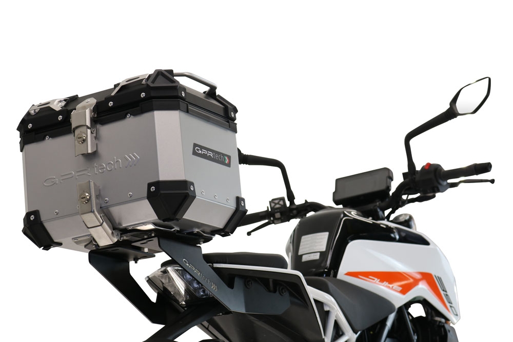 Top case GPR TECH  Ktm Duke 125 2017/2020 e4 Zilver Topcase din aluminiu, culoare argintie, inclusiv portbagaj și placă specifică Capacitate 35 litri.
