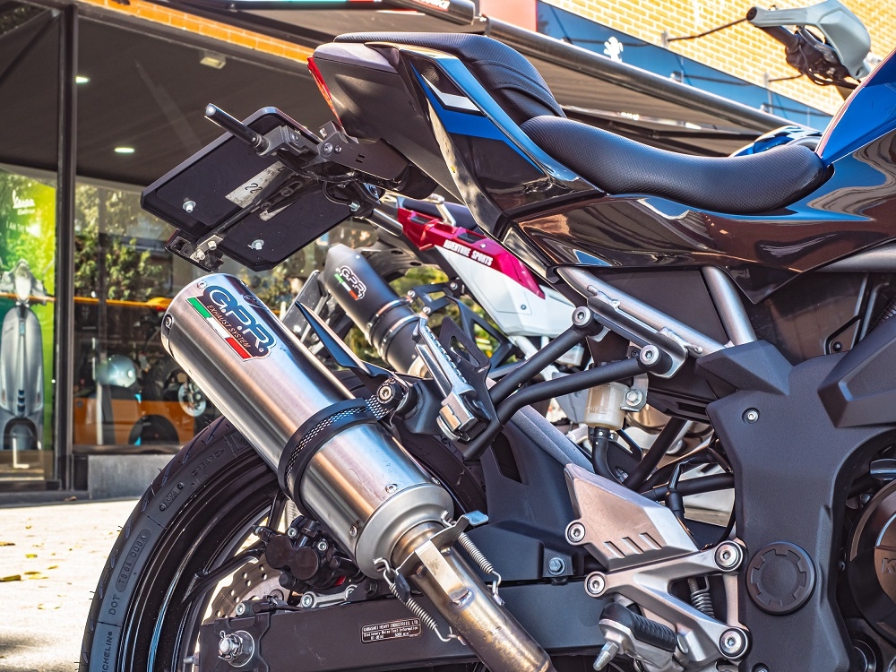 Esapament GPR compatibil cu Kawasaki Z 125 2021 Evacuare slip-on omologata, inclusiv db killer detașabil și cot de legătură,M3 Inox 