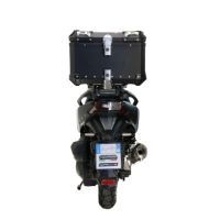 Top case GPR TECH  Sym ADX 300 2024/2026 e5 Plus Zwart Topcase din aluminiu, culoare neagră, cu placă specifică inclusă Capacitate 45 litri.
