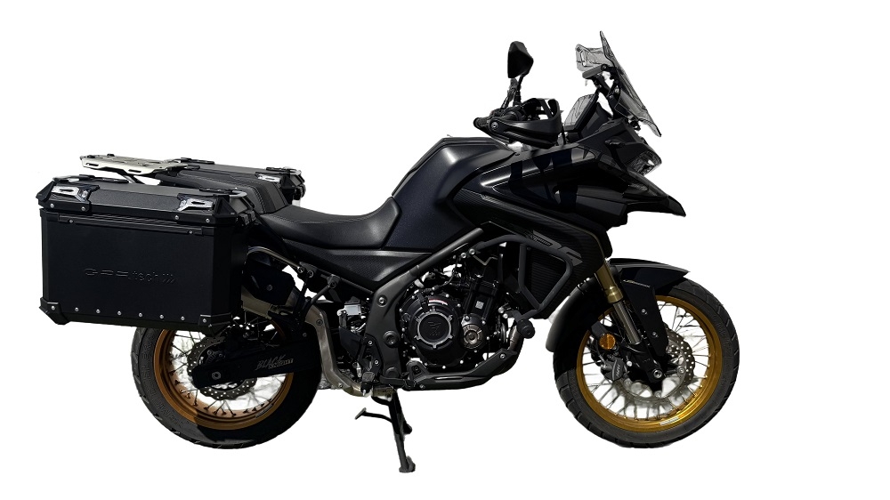 GPR TECH Uyumlu  Voge 525DSX 2023/2025 e5 Zwart Pereche de cutii laterale din aluminiu cu partea dreaptă conturată, culoare neagră, cu suport specific pentru geantă Capacitate 38 litri + 32 litri.