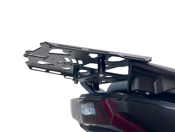 Top case GPR TECH  Sym ADX 300 2024/2026 e5 Plus Zilver Topcase din aluminiu, culoare argintie, cu placă specifică inclusă Capacitate 26 litri.