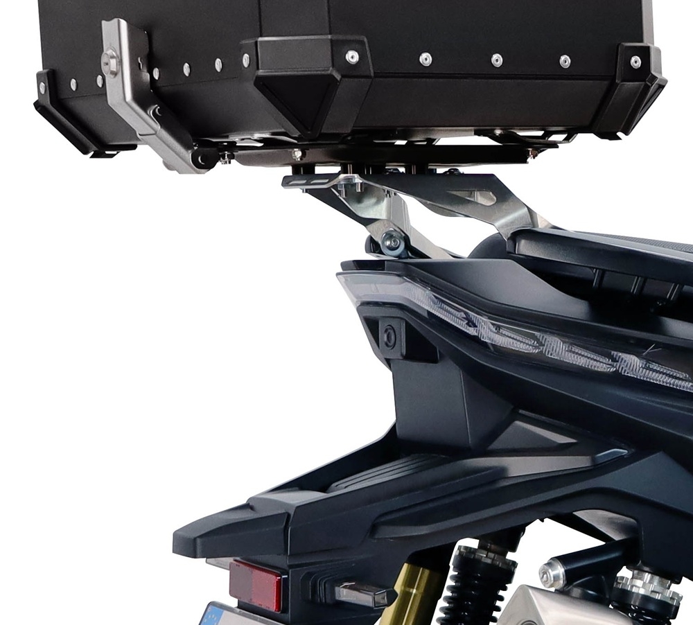 Top case GPR TECH  Voge SR 450 X 2026/2027 e5 plus Topcase din aluminiu, culoare neagră, inclusiv portbagaj și placă specifică Capacitate 26 litri.