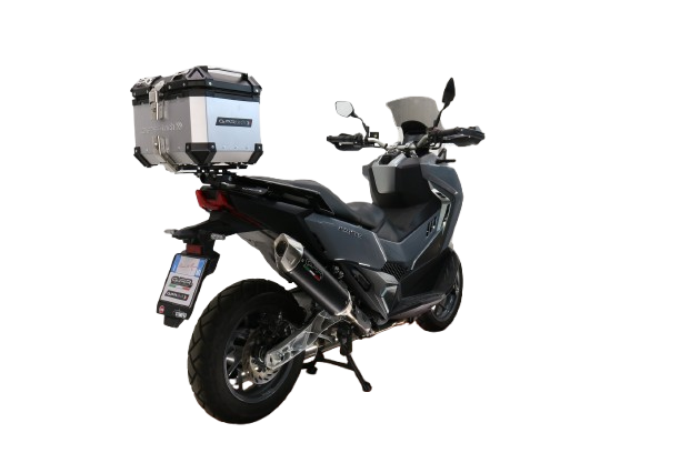 Top case GPR TECH  Sym ADX TG 400 2024/2026 e5 Plus Zilver Topcase din aluminiu, culoare argintie, cu placă specifică inclusă Capacitate 26 litri.