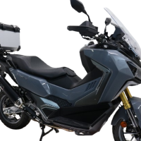 Top case GPR TECH  Sym ADX TG 400 2024/2026 e5 Plus Zilver Topcase din aluminiu, culoare argintie, cu placă specifică inclusă Capacitate 35 litri.