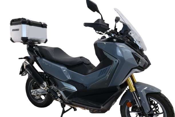 Top case GPR TECH  Sym ADX TG 400 2024/2026 e5 Plus Zilver Topcase din aluminiu, culoare argintie, cu placă specifică inclusă Capacitate 45 litri.