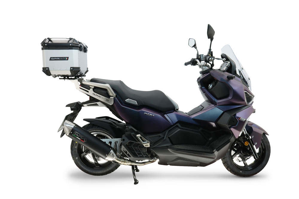 Top case GPR TECH compatible with  Sym ADX 125 2024/2026 e5 Plus GPR TECH Top case in aluminum, silver color with specific plate included Capacity 26 LT.