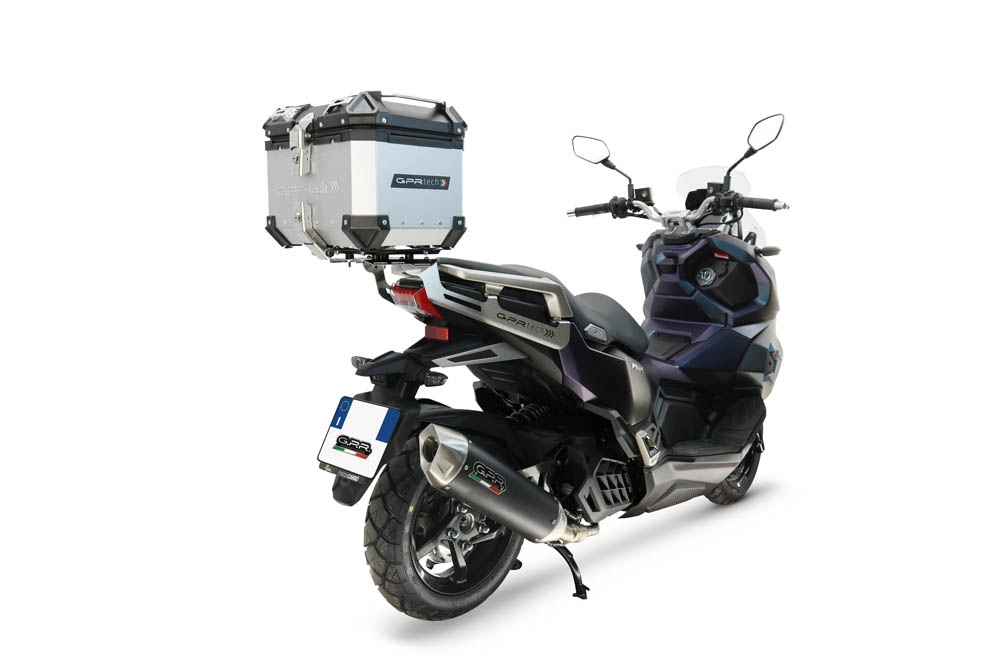 Top case GPR TECH compatible with  Sym ADX 125 2024/2026 e5 Plus GPR TECH Top case in aluminum, silver color with specific plate included Capacity 26 LT.