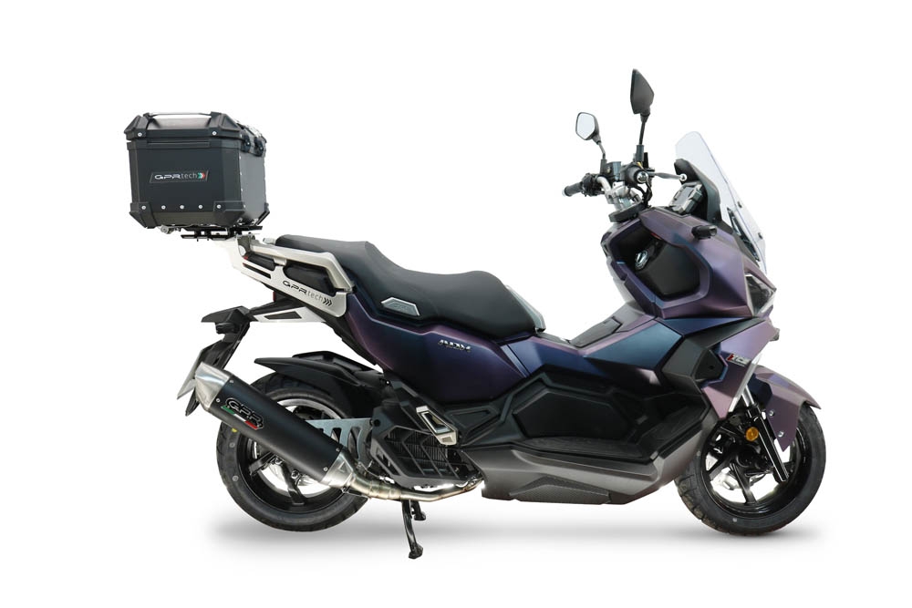 Top case GPR TECH  Sym ADX 125 2024/2026 e5 Plus Zwart Topcase din aluminiu, culoare neagră, cu placă specifică inclusă Capacitate 35 litri.