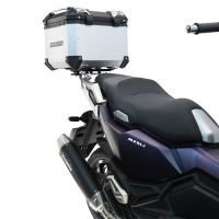 Top case GPR TECH  Sym ADX 125 2024/2026 e5 Plus Zilver Topcase din aluminiu, culoare argintie, cu placă specifică inclusă Capacitate 45 litri.