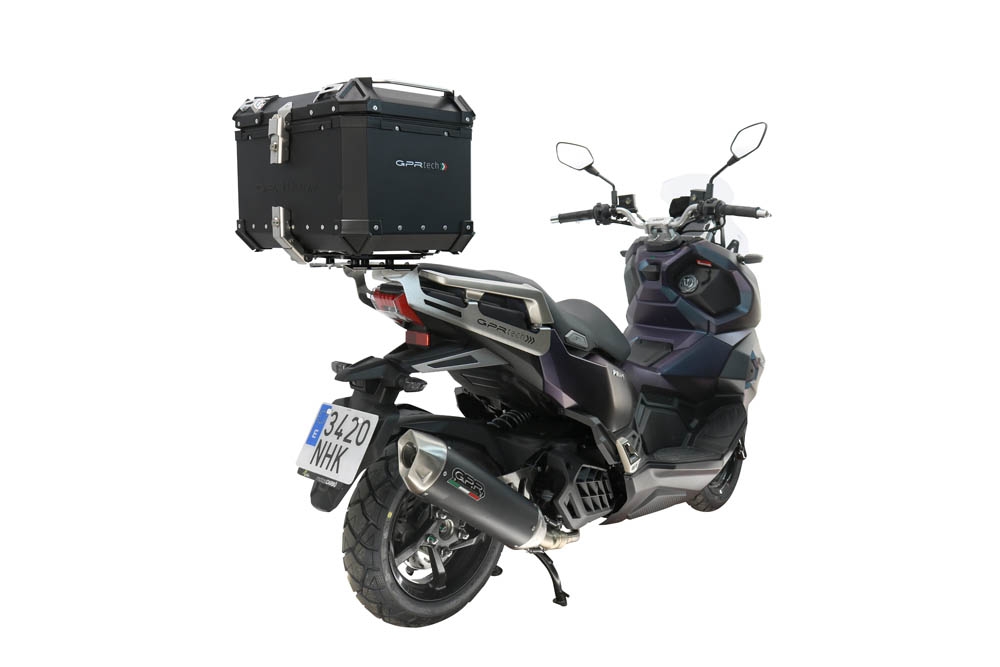 Top case GPR TECH  Sym ADX 125 2024/2026 e5 Plus Zwart Topcase din aluminiu, culoare neagră, cu placă specifică inclusă Capacitate 45 litri.