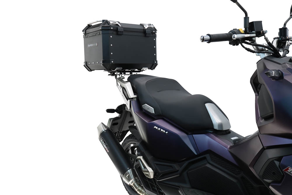 Top case GPR TECH  Sym ADX 125 2024/2026 e5 Plus Zwart Topcase din aluminiu, culoare neagră, cu placă specifică inclusă Capacitate 45 litri.