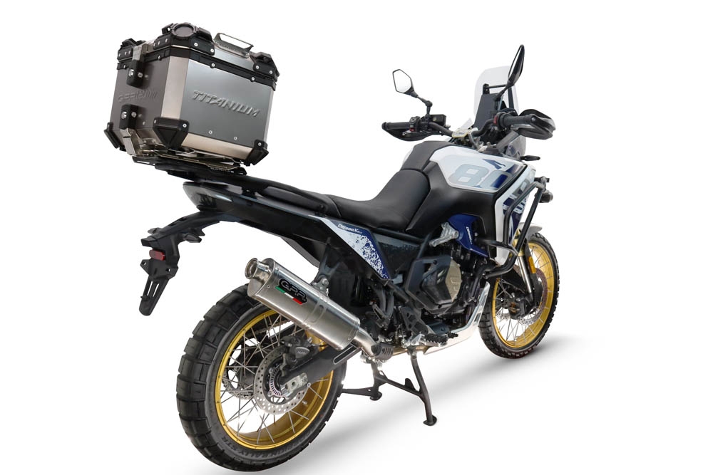  Voge DS 800 Rally 2025/2026 Metal Matuurlijk Top case din titan, culoare titan natural cu placă specifică inclusă Capacitate 35 litri.