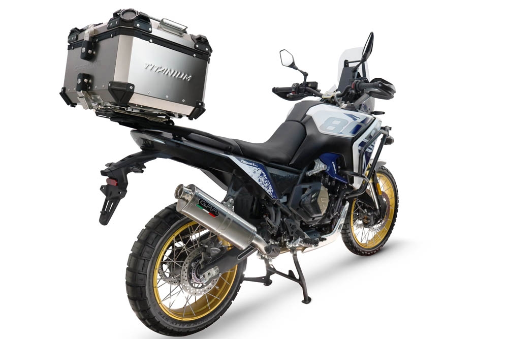  Voge DS 800 Rally 2025/2026 Metal Matuurlijk Top case din titan, culoare titan natural cu placă specifică inclusă Capacitate 55 litri.