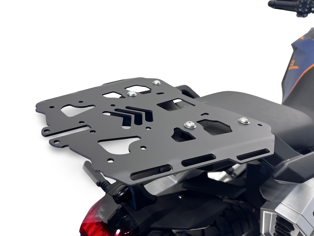 TECH ile uyumlu  Zontes 703 F 2025/2026 Zilver Topcase din aluminiu, culoare argintie, cu placă specifică inclusă Capacitate 35 litri.