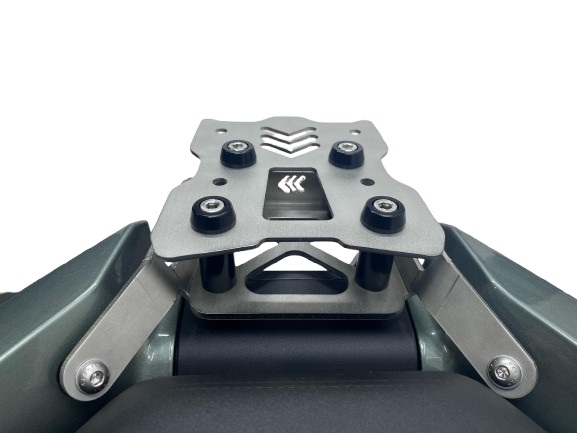 Arka raf GPR TECH ile uyumlu  Zontes 368 G 2025/2026 Zwart Portbagaj spate specific pentru Top Case ALPITECH 26 > 35 LT Portbagaj spate, din oțel inoxidabil, cu 4 puncte de ancorare